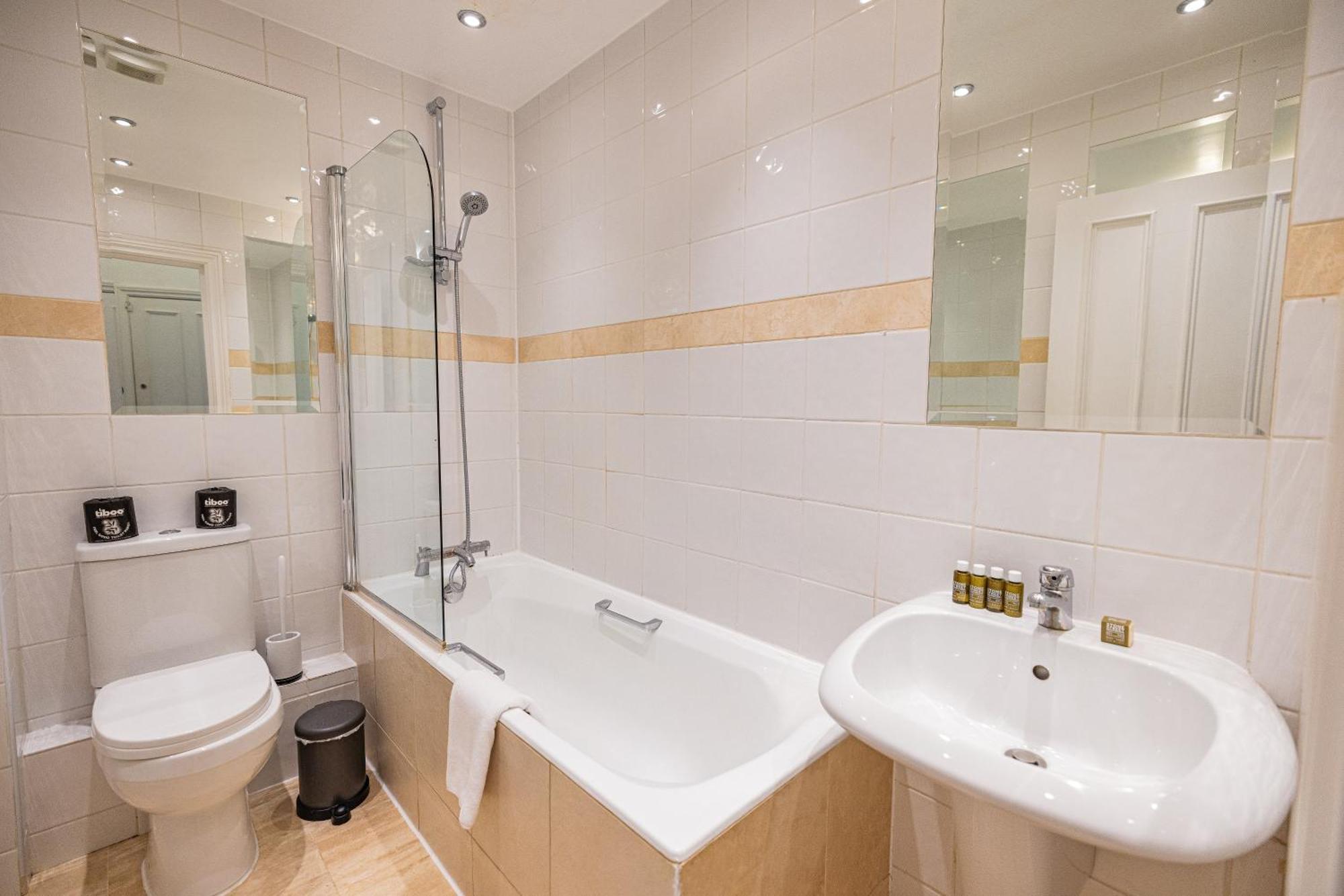Gorgeous 3 B Edroom Home In Little Venice Лондон Екстериор снимка