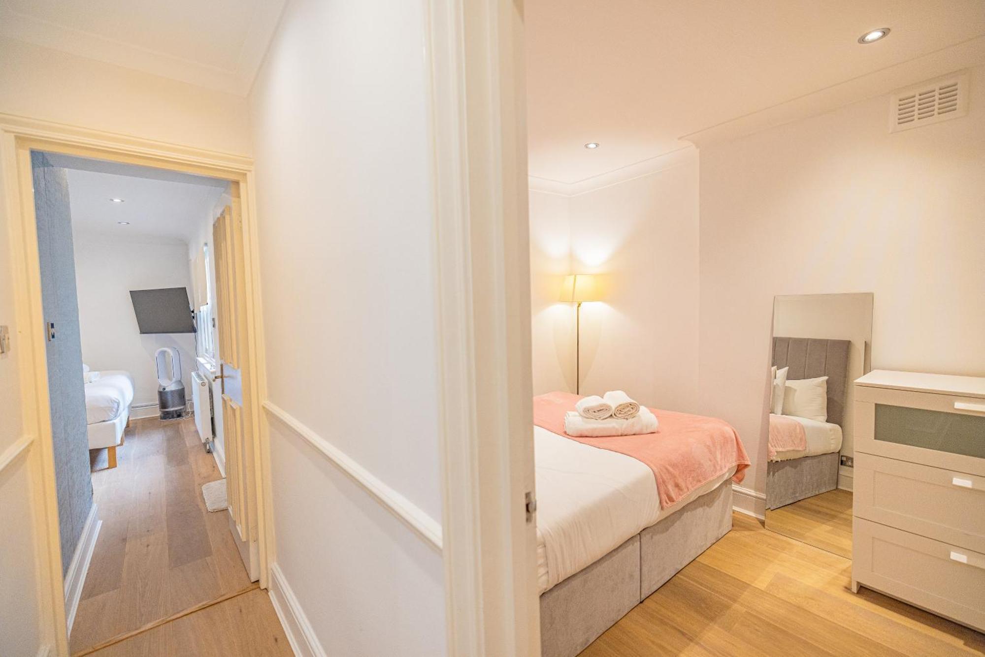 Gorgeous 3 B Edroom Home In Little Venice Лондон Екстериор снимка