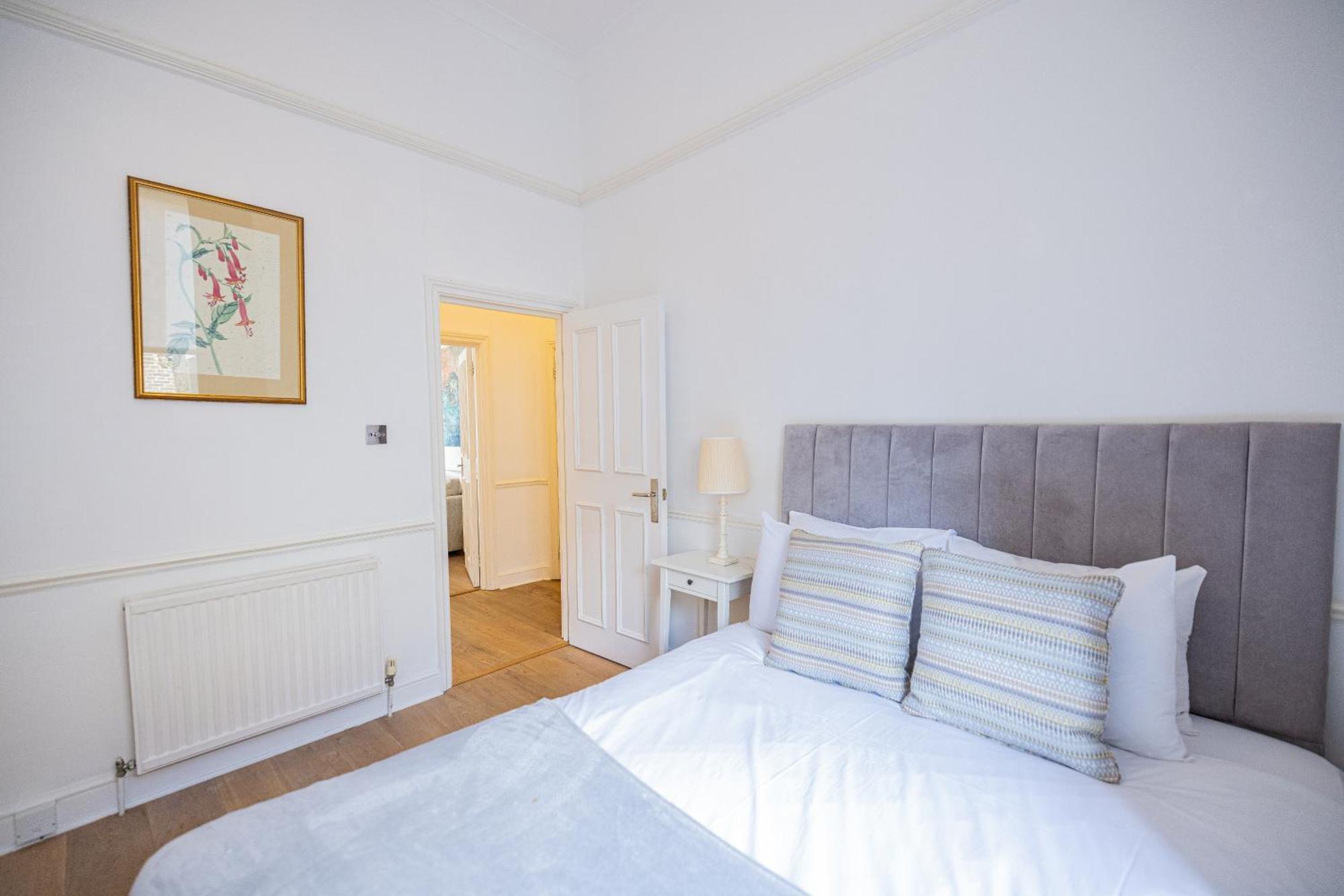 Gorgeous 3 B Edroom Home In Little Venice Лондон Екстериор снимка